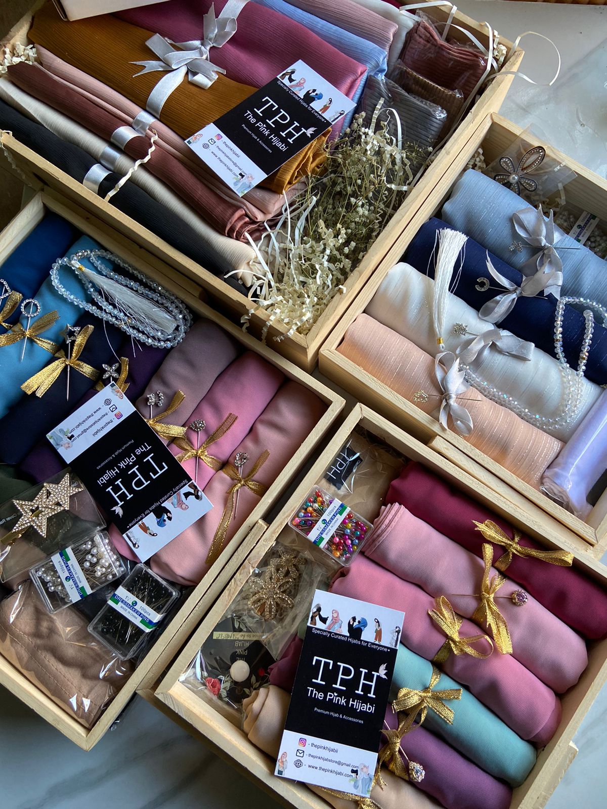 30 Pcs PREMIUM HIJAB HAMPER SET