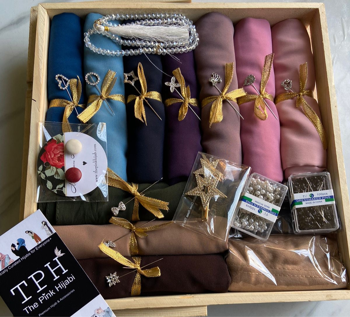 30 Pcs PREMIUM HIJAB HAMPER SET