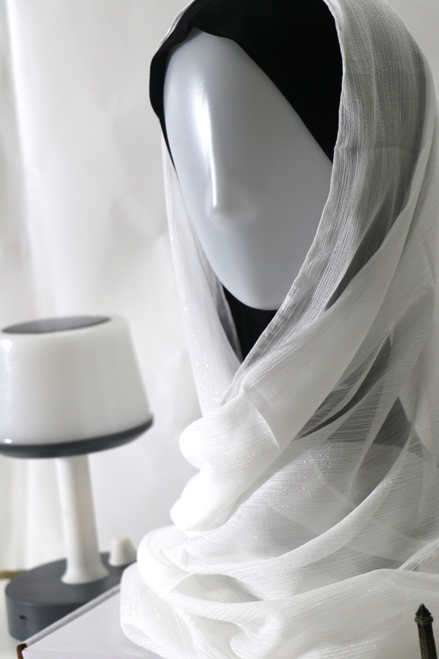 WHITE METALLIIIIIC CHIFFON HIJAB